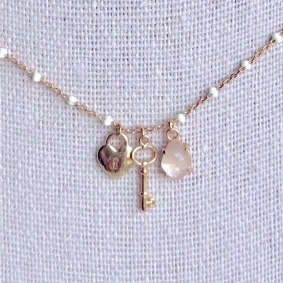 NWOT Delicate Lock and Key Charm Necklace - Picture 2 of 5